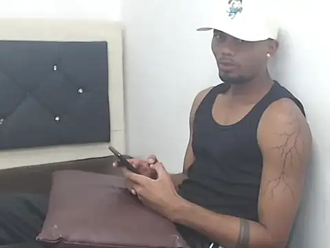 Snapshot of blazertr chatting on June 16, 1:52 am blazertr online show from June 16, 1:52 am