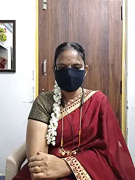 Snapshot of Tamil_white_beauty chatting on July 8, 7:51 pm Tamil white beauty online show from July 8, 7:51 pm