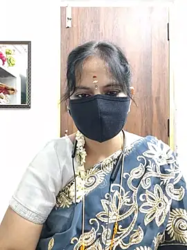 Snapshot of Tamil_white_beauty chatting on July 11, 6:32 pm Tamil white beauty online show from July 11, 6:32 pm