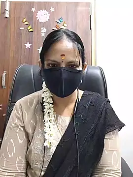 Snapshot of Tamil_white_beauty chatting on August 3, 2:22 pm Tamil white beauty online show from August 3, 2:22 pm