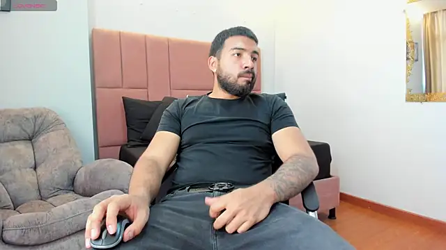 Snapshot of Massimo_Moretti chatting on July 8, 8:57 pm Massimo Moretti online show from July 8, 8:57 pm