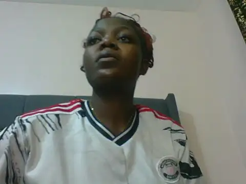 Snapshot of Black_prettty chatting on July 21, 10:34 pm Black prettty online show from July 21, 10:34 pm