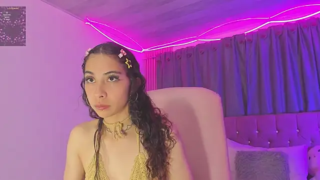 Snapshot of Sarah_Moon1 chatting on July 18, 3:44 am Sarah Moon1 online show from July 18, 3:44 am
