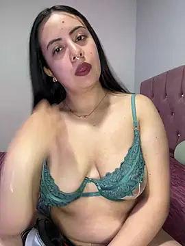 Snapshot of IvyVelvet_ chatting on June 28, 1:22 am IvyVelvet online show from June 28, 1:22 am