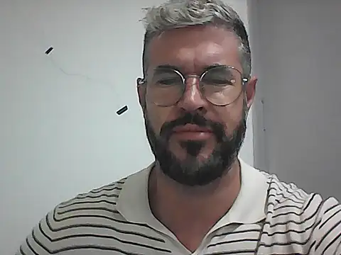 Snapshot of mrbighairychest chatting on June 19, 3:27 pm mrbighairychest online show from June 19, 3:27 pm
