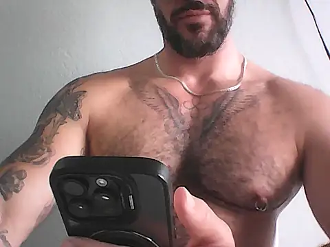 Snapshot of mrbighairychest chatting on June 20, 10:12 pm mrbighairychest online show from June 20, 10:12 pm