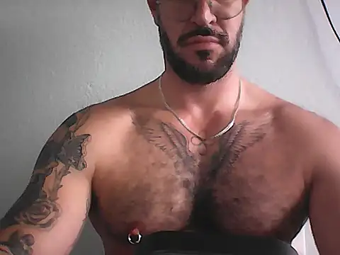 Snapshot of mrbighairychest chatting on July 1, 3:23 pm mrbighairychest online show from July 1, 3:23 pm