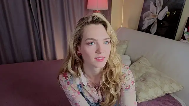 Snapshot of MarielRoloson chatting on June 20, 7:05 pm MarielRoloson online show from June 20, 7:05 pm