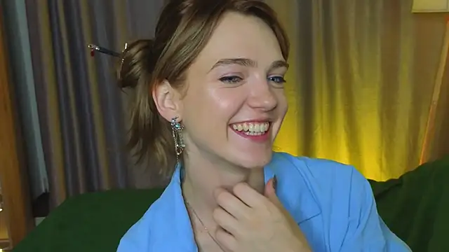 Snapshot of MarielRoloson chatting on July 13, 7:16 pm MarielRoloson online show from July 13, 7:16 pm
