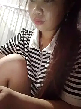 Snapshot of -Hezy- chatting on June 15, 10:17 am -Hezy- online show from June 15, 10:17 am