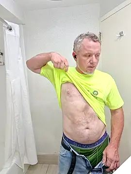 sneakypeteyo1 online show from June 25, 2:44 am
