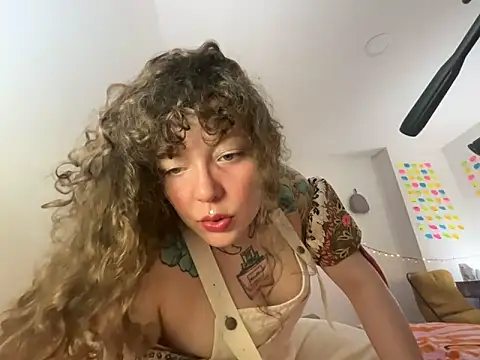 Snapshot of antonellastonnn chatting on June 14, 8:11 pm antonellastonnn online show from June 14, 8:11 pm