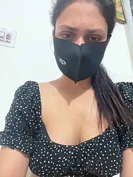 Snapshot of kavyq3791 chatting on June 15, 5:15 pm kavyq3791 online show from June 15, 5:15 pm