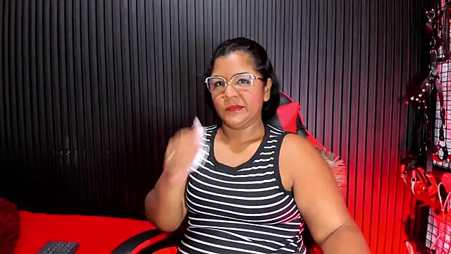 Snapshot of Mommy_Big_Ass chatting on August 6, 1:13 pm Mommy Big Ass online show from August 6, 1:13 pm