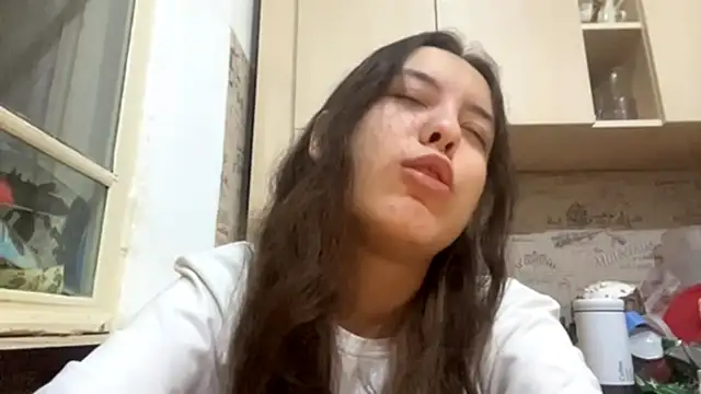 Snapshot of MathaEspejo chatting on June 13, 5:44 pm MathaEspejo online show from June 13, 5:44 pm