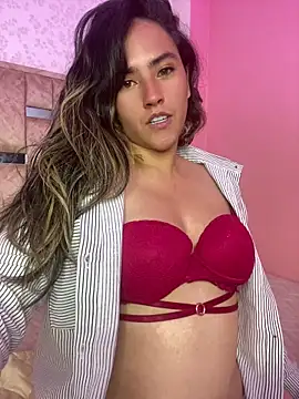 Snapshot of sophia_pink17 chatting on June 17, 3:24 pm sophia pink17 online show from June 17, 3:24 pm