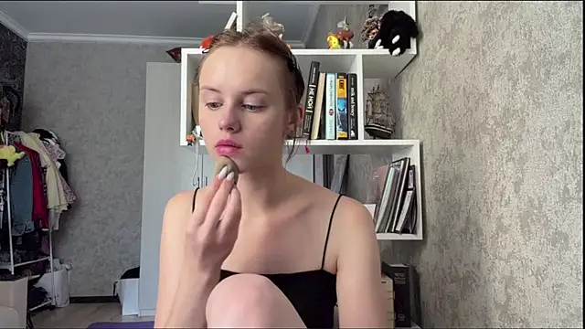 Snapshot of Mollybeans chatting on August 6, 12:29 pm Mollybeans online show from August 6, 12:29 pm