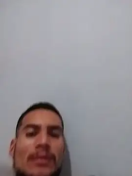 Snapshot of Xxxruben123 chatting on June 19, 7:28 pm Xxxruben123 online show from June 19, 7:28 pm