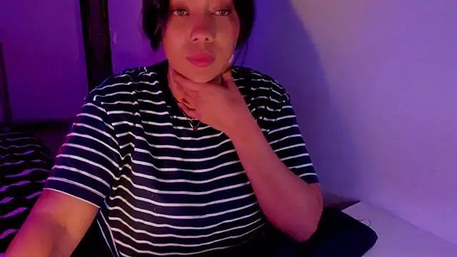 NicolePasqualott online show from February 19, 9:55 pm