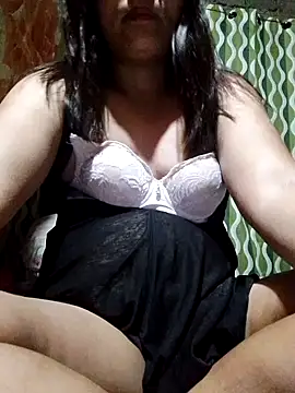 Snapshot of Scarletkiss01 chatting on June 21, 7:49 pm Scarletkiss01 online show from June 21, 7:49 pm