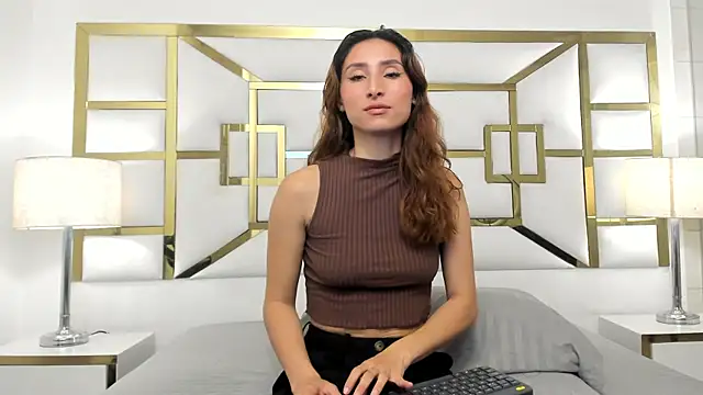 Snapshot of VivieneLuxe chatting on July 26, 4:09 am VivieneLuxe online show from July 26, 4:09 am