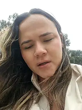Mandy-moore28 online show from July 4, 5:30 pm