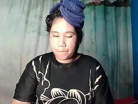 Snapshot of Islandbabe22 chatting on June 21, 1:24 pm Islandbabe22 online show from June 21, 1:24 pm