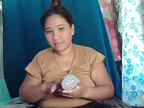 Snapshot of Islandbabe22 chatting on July 5, 2:29 am Islandbabe22 online show from July 5, 2:29 am