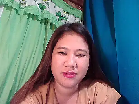 Snapshot of Islandbabe22 chatting on July 28, 7:37 am Islandbabe22 online show from July 28, 7:37 am
