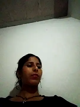 cutiegirlll online show from July 6, 5:15 pm