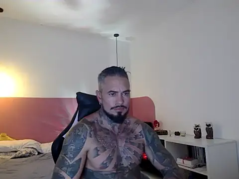 Snapshot of Dom_Jhuan chatting on June 15, 10:45 pm Dom Jhuan online show from June 15, 10:45 pm
