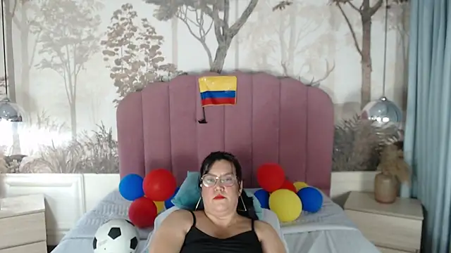 Snapshot of Sallydickinson chatting on July 2, 3:40 pm Sallydickinson online show from July 2, 3:40 pm
