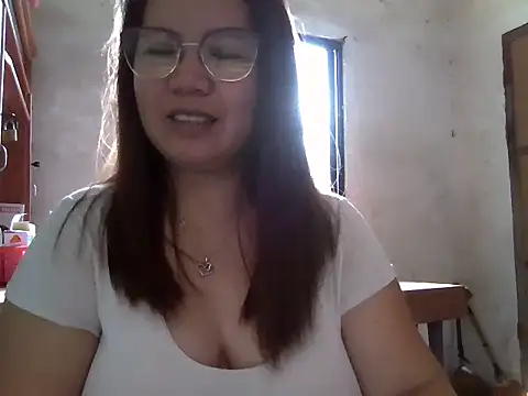 Snapshot of Minimahal chatting on June 16, 3:53 am Minimahal online show from June 16, 3:53 am
