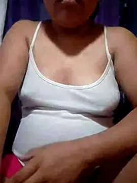 Snapshot of HotPussyPinay chatting on July 17, 7:19 pm HotPussyPinay online show from July 17, 7:19 pm