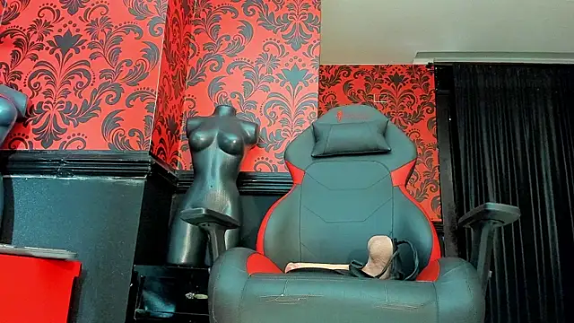 Snapshot of Miss_KathyFox chatting on August 1, 1:32 pm Miss KathyFox online show from August 1, 1:32 pm