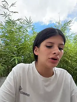 Snapshot of Mia_Alanna chatting on June 25, 6:34 pm Mia Alanna online show from June 25, 6:34 pm