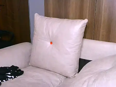 Snapshot of Bustycece chatting on June 20, 1:58 pm Bustycece online show from June 20, 1:58 pm