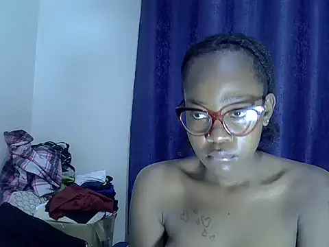 Snapshot of sexy_lesh chatting on July 6, 12:29 am sexy lesh online show from July 6, 12:29 am