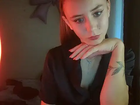 MyLittle Flame  online show from July 4, 12:22 pm