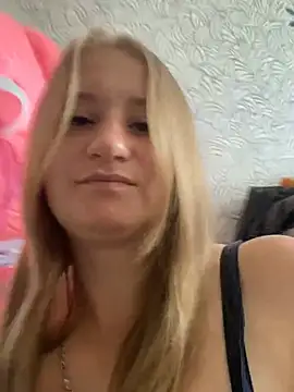 Snapshot of Emilia_ki chatting on June 19, 11:14 am Emilia ki online show from June 19, 11:14 am