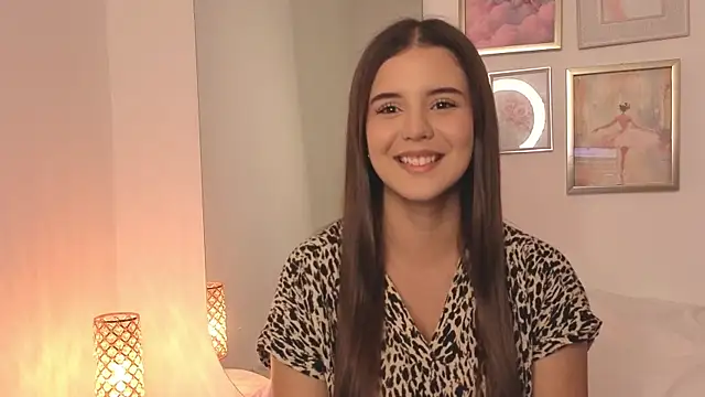 Snapshot of Isabellebotero chatting on June 22, 3:20 pm Isabellebotero online show from June 22, 3:20 pm