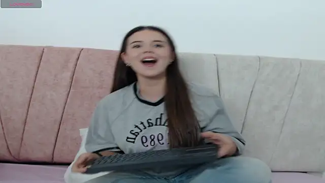 Snapshot of Isabellebotero chatting on August 3, 7:50 pm Isabellebotero online show from August 3, 7:50 pm