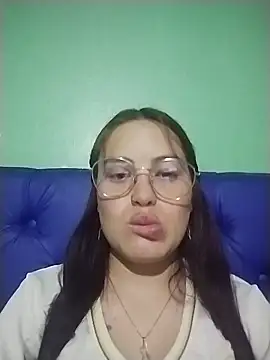 Snapshot of Emma-Stt chatting on June 17, 11:38 pm Emma-Stt online show from June 17, 11:38 pm