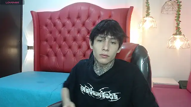 Snapshot of Cry_thereal chatting on June 28, 8:48 pm Cry thereal online show from June 28, 8:48 pm