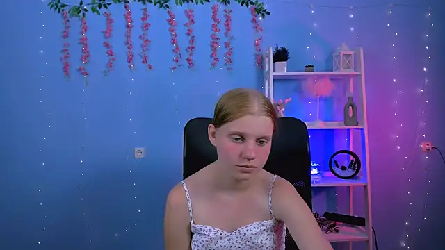 bella sky11 online show from August 3, 11:08 pm