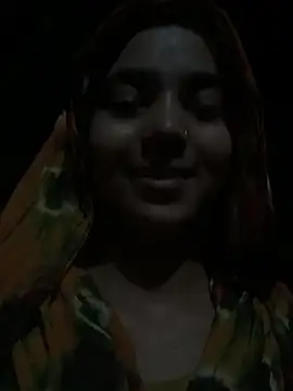 Snapshot of Simran_143 chatting on July 13, 4:32 pm Simran 143 online show from July 13, 4:32 pm