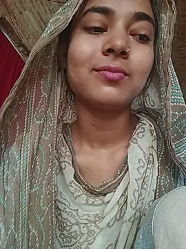 Snapshot of Simran_143 chatting on July 18, 4:38 am Simran 143 online show from July 18, 4:38 am
