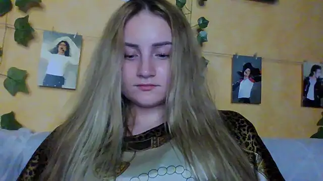 Snapshot of MilaPrecious chatting on July 4, 6:58 pm MilaPrecious online show from July 4, 6:58 pm