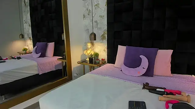 Snapshot of CharlotteG_ chatting on July 11, 1:14 pm CharlotteG online show from July 11, 1:14 pm