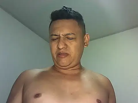 Snapshot of chriss_pacheco chatting on June 18, 6:35 am chriss pacheco online show from June 18, 6:35 am